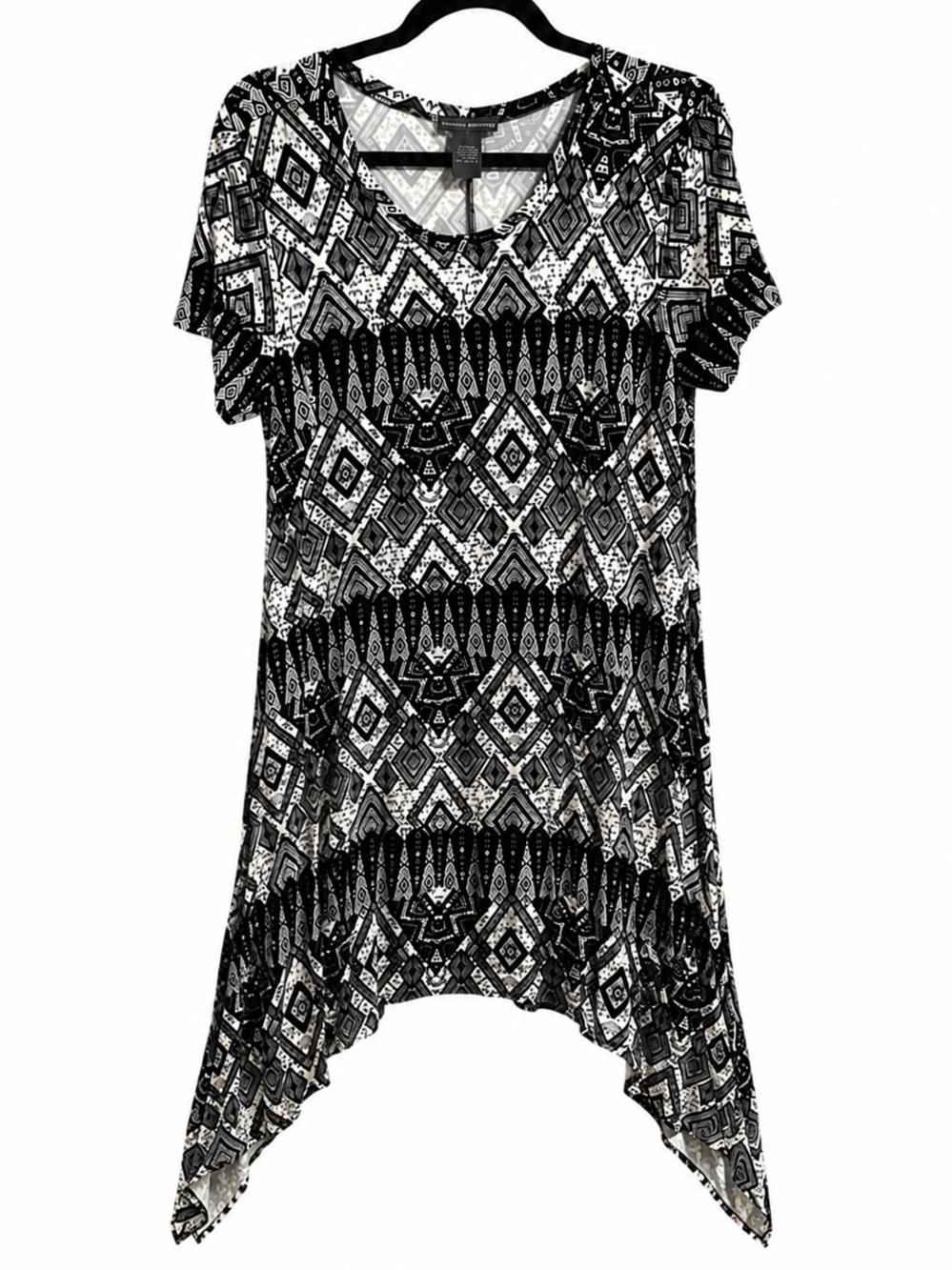 Chelsea & Theodore Black and White Handkerchief Geometric V-Neck  DRESS 🖤❤️🖤💫
